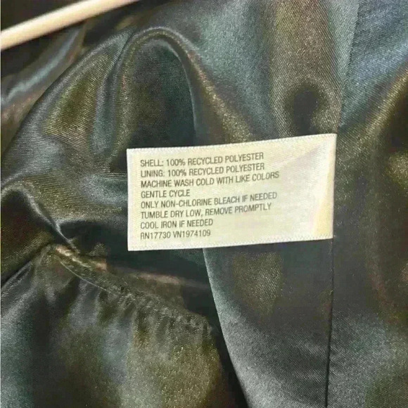 NWT Universal Threads Gray & White Pinstriped Blazer Size Small - Picture 6 of 6